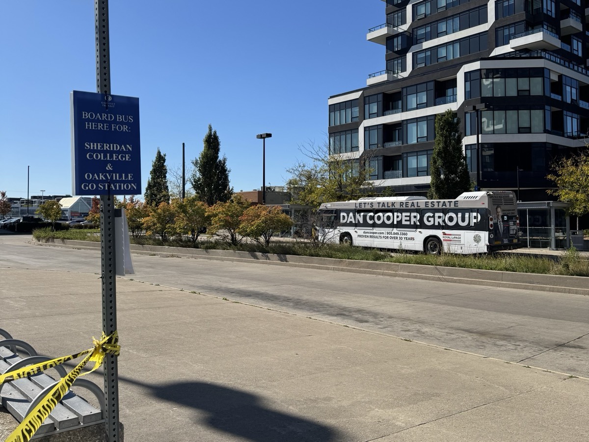 The sound of a bus arrving at the bus stop